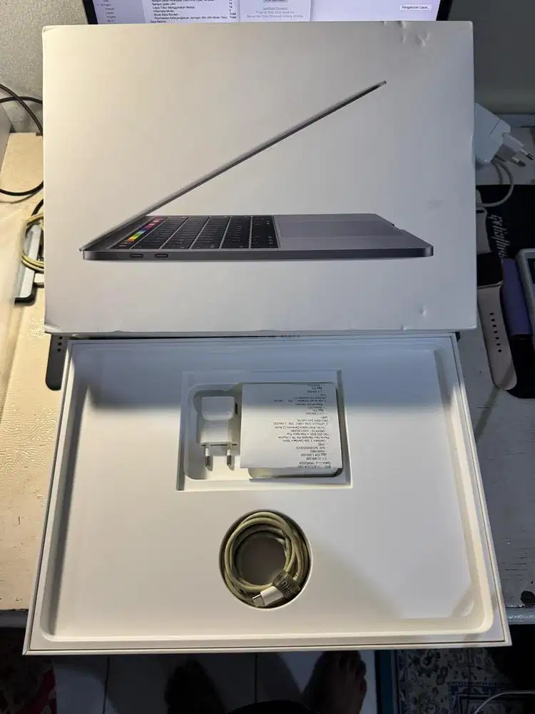 MacBook Pro 2018 8/512 13inch Touchbar Fullset