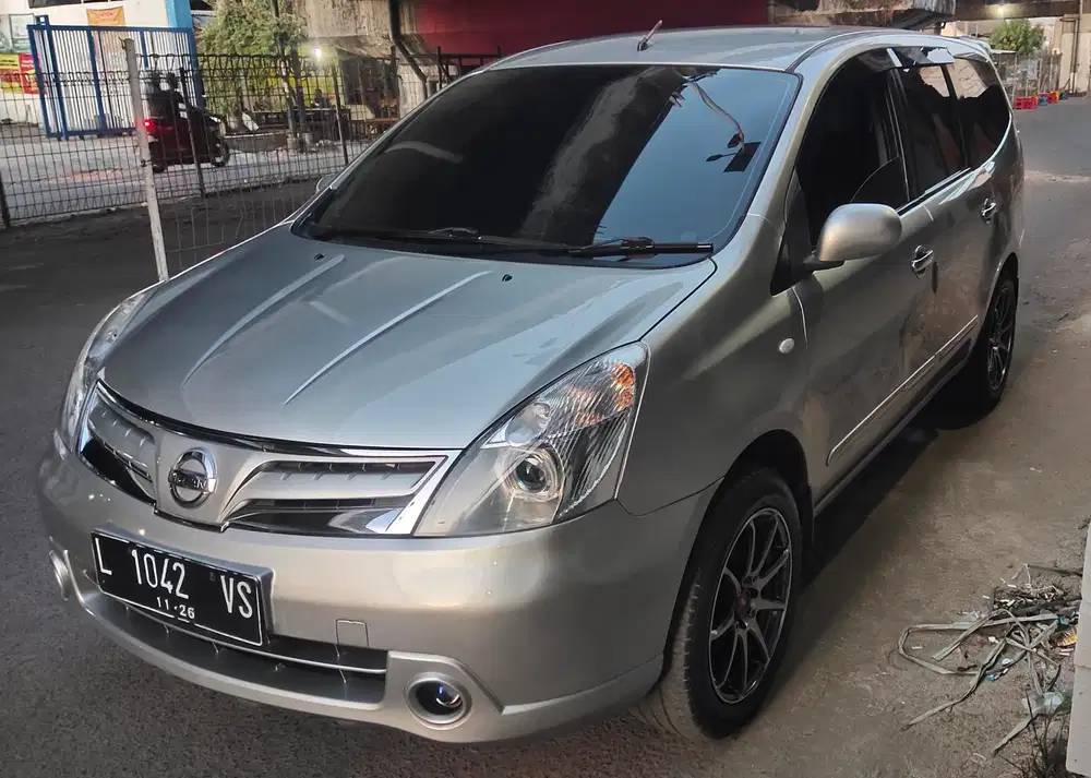 Nissan Grand livina 2011 Bensin