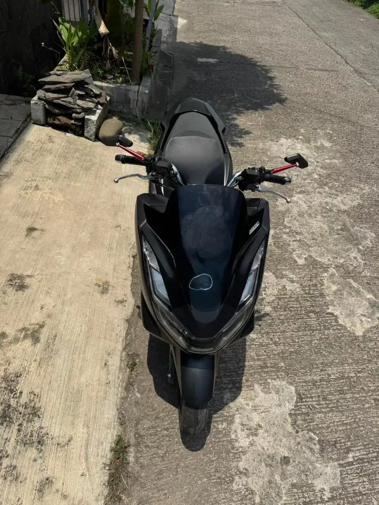 Honda PCX 160 2023 Black / Hitam - Siap Pakai, Pajak Panjang, KM Low