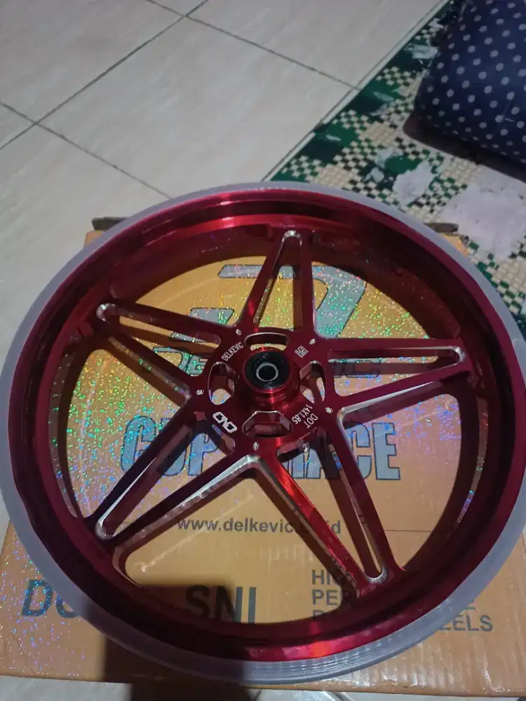 VELG BINTANG LANGIT MERAH DELKEVIC.