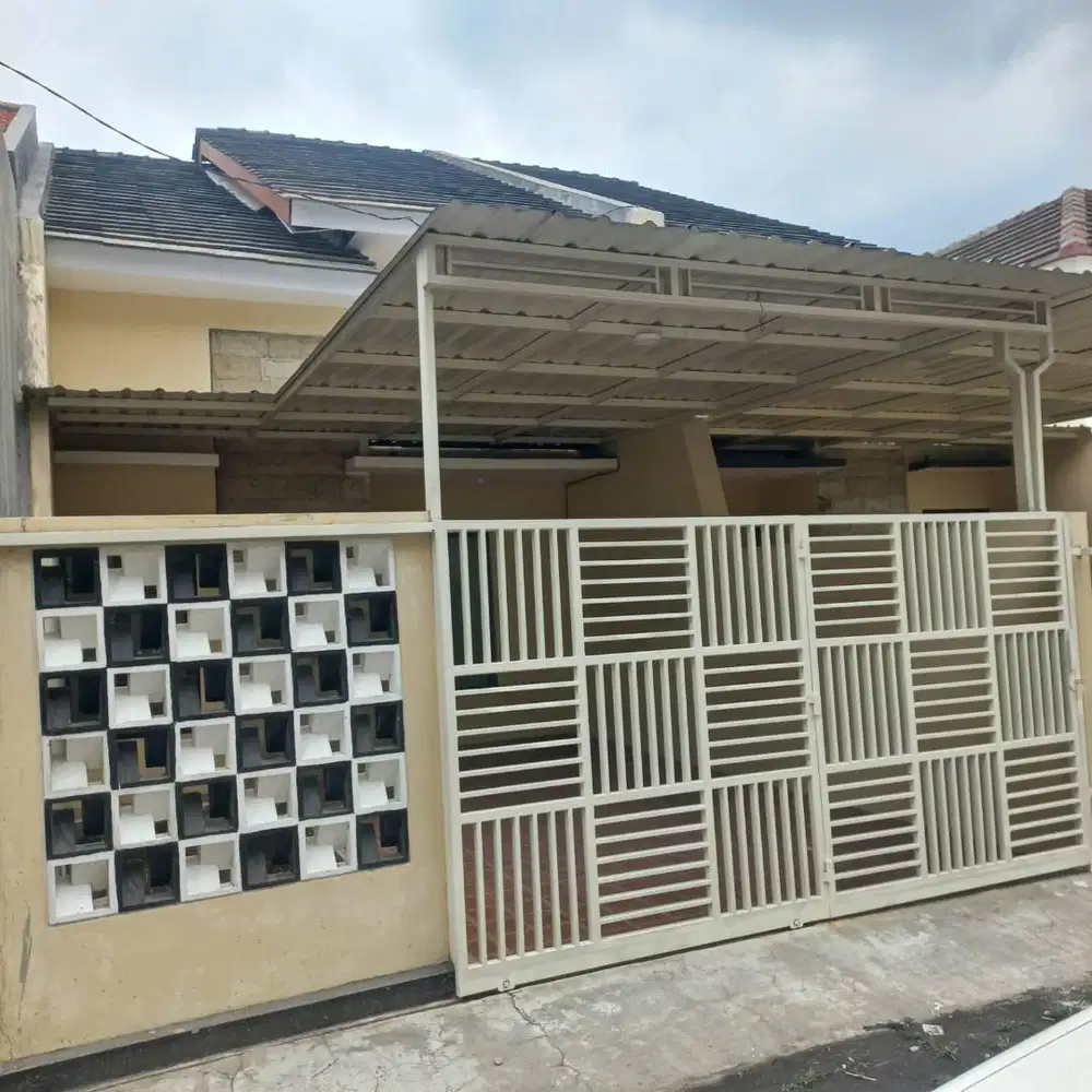 DIKONTRAKKAN Rumah Minimalis 2 Kamar dengan 2 Mezanin 2 KM