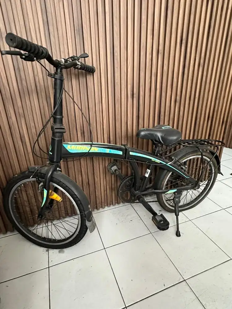 Sepeda lipat bekas