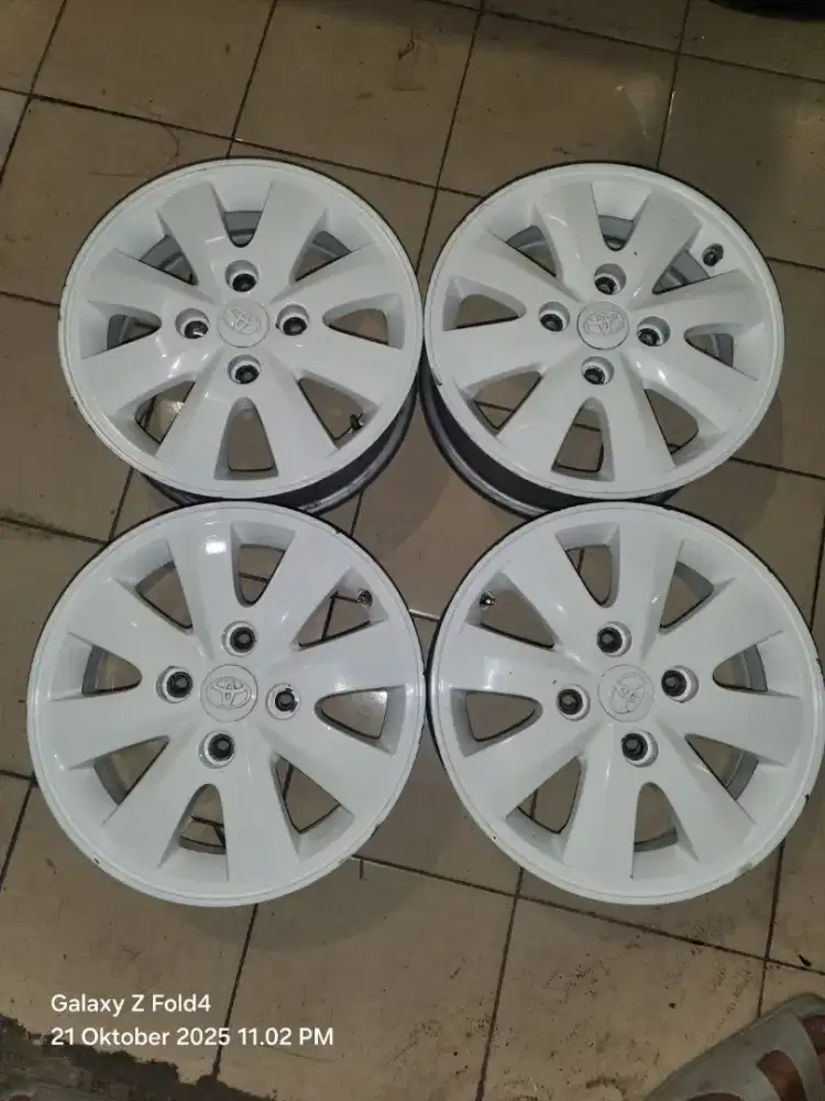Velg R15 oem avanza tipe S original