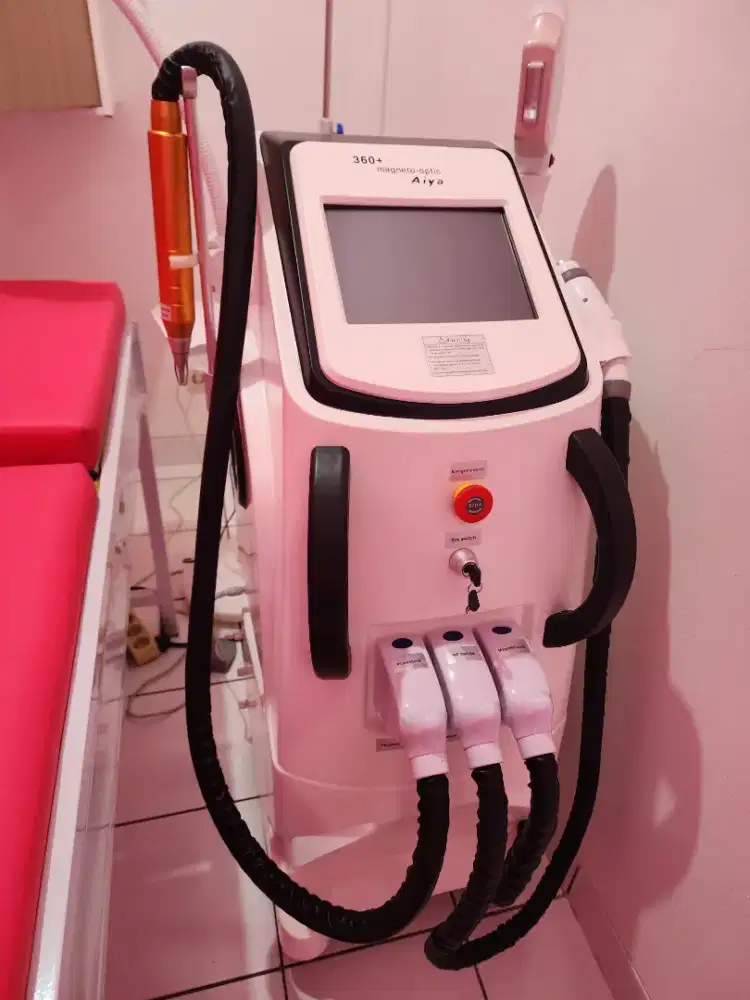 Lelang Peralatan Klinik Kecantikan.
