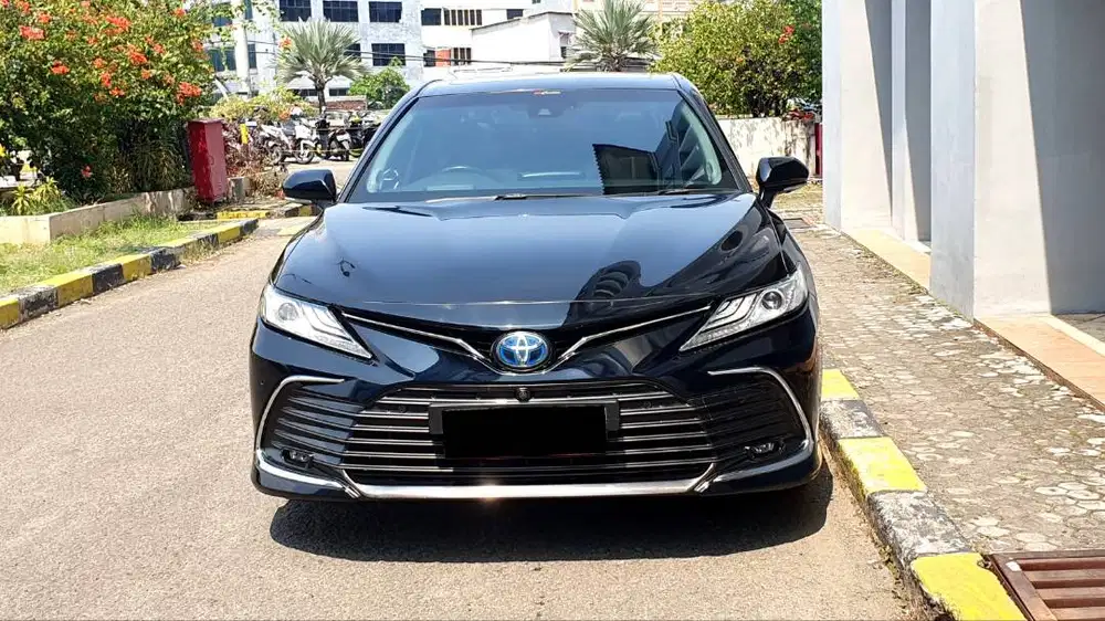 Toyota Camry 2.5 Hybrid TSS Sunroof JBL 2022 NIK 2021