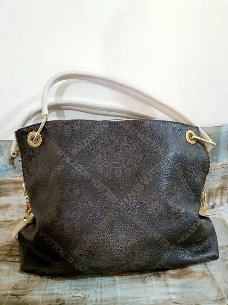 Di jual tas LV premium