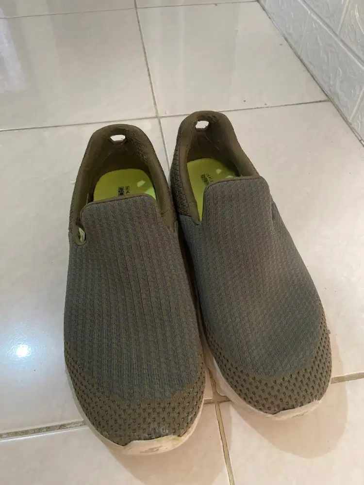 Skechers Hijau Ukuran 44
