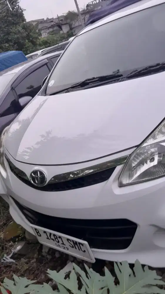 Dijual Mobil Toyota Avanza Veloz 1.5 A/T 2014 – Siap Pakai!
