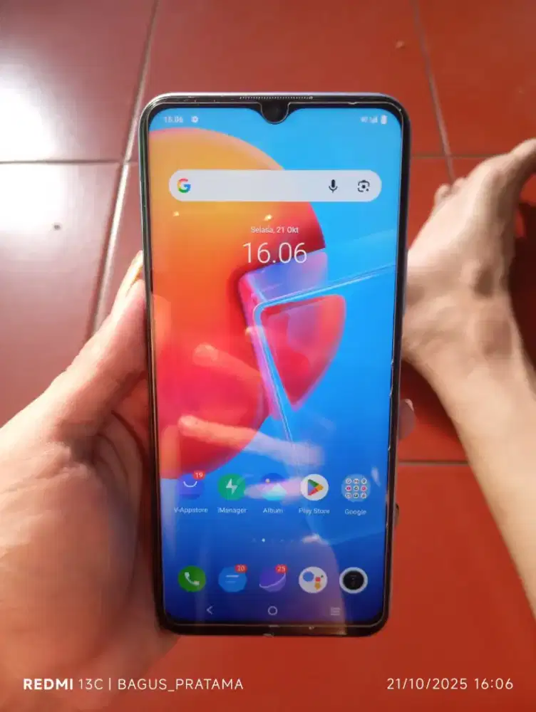 bantuin sodara mau jual vivo y51 8+4/128 fullsett msih mulus bgtt