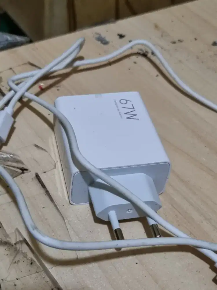 Casan Xiaomi warna putih susu