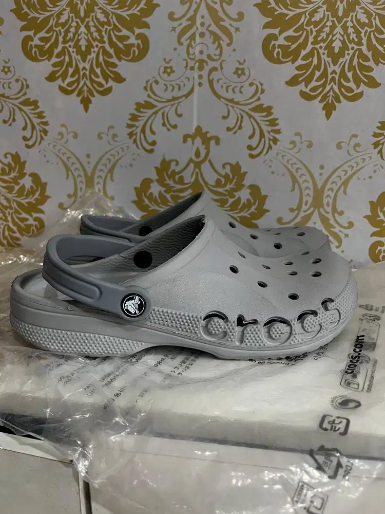 Sendal Crocs clog baya Grey