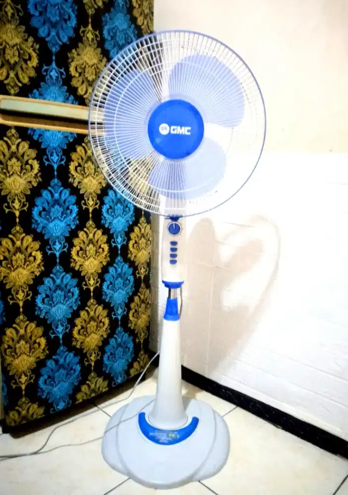 KIPAS ANGIN BERDIRI MERK GMC 16 INCI. MANTAP.