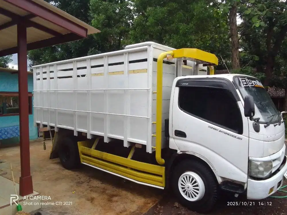 dijual truk dutro tahun 2013