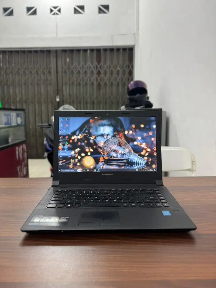 Laptop Lenovo B40-80 Core i3 RAM 6GB SSD 128GB HDD 500GB