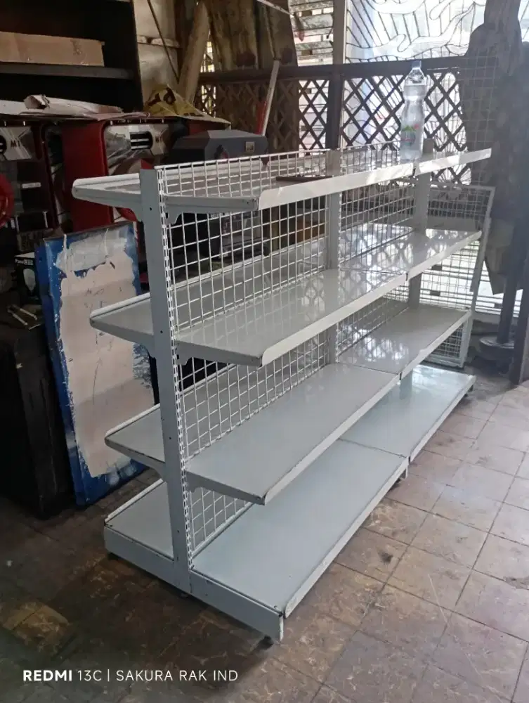Barang bekas rak minimarket