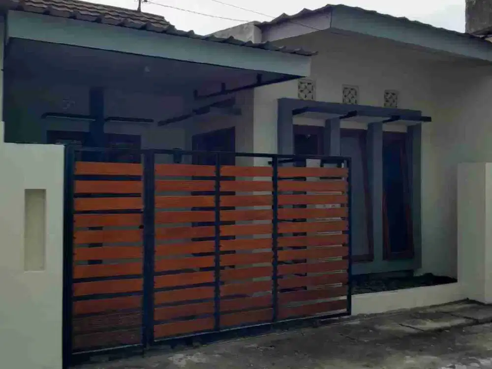 Dijual rumah di perum gentan Quin Garden