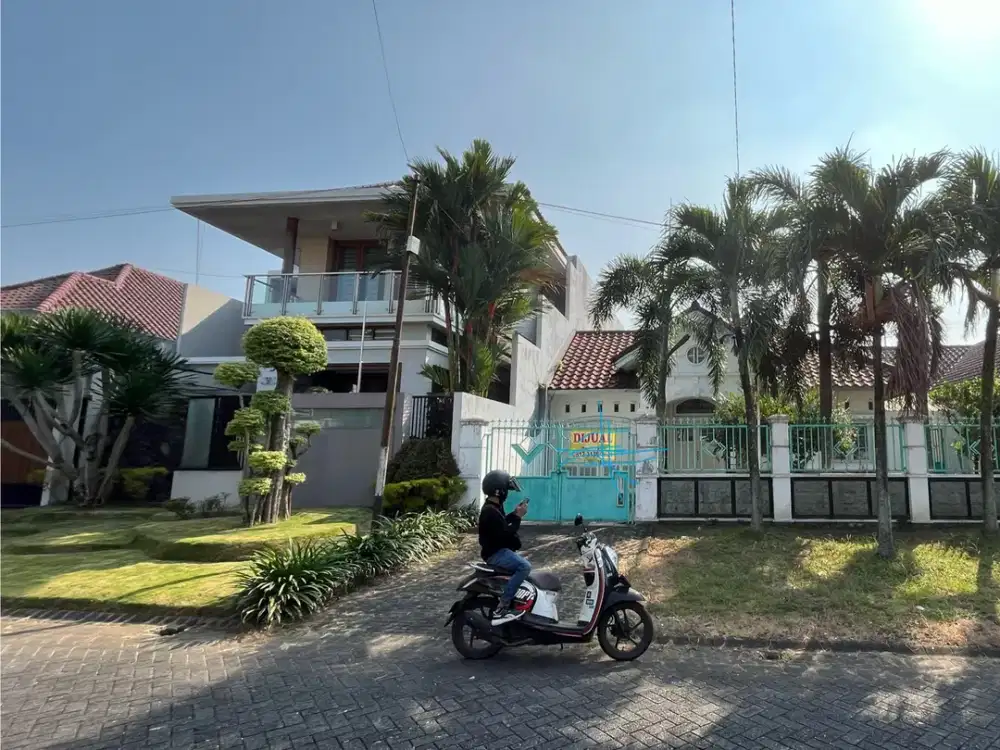 Rumah Araya Jalan Kembar Blok Depan kota malang