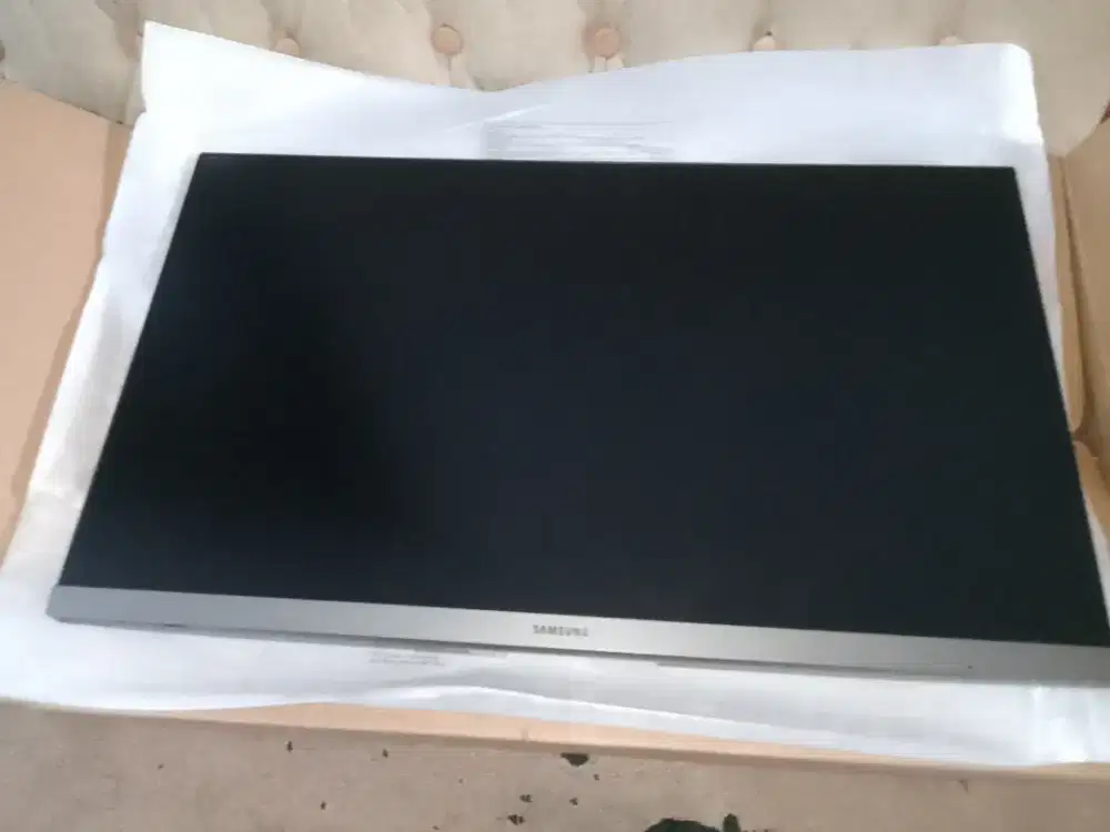 Monitor Samsung frameless IPS 24 mulus like new