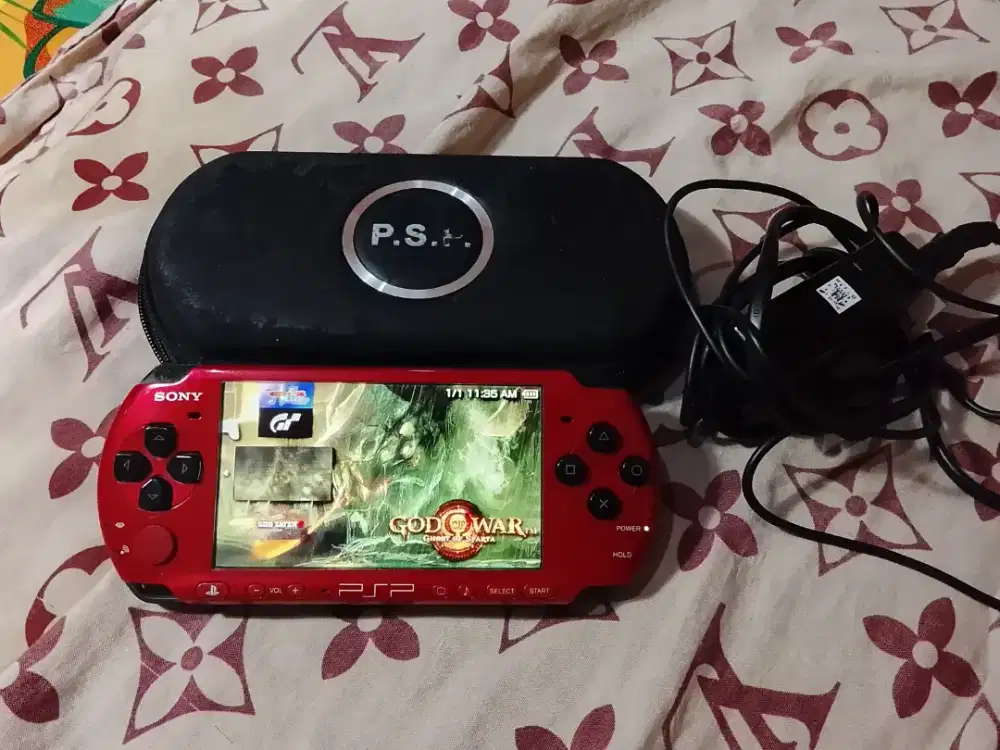 PSP seri 3000 memory 16GB udah ada game