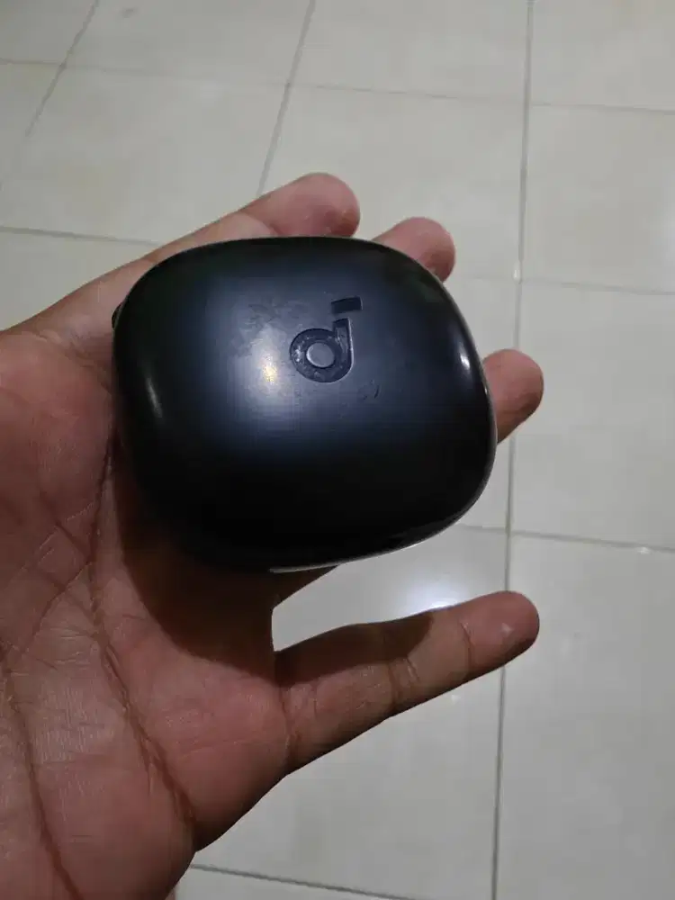 Ear Buds Souncore Hitam Bluetooth