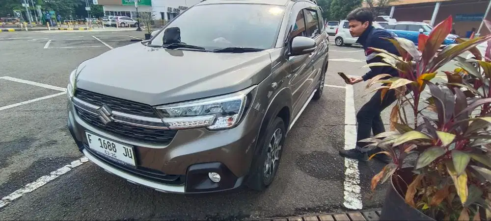 Dijual Cepat Suzuki XL7 Pemakaain Pribadi kondisi Mulus