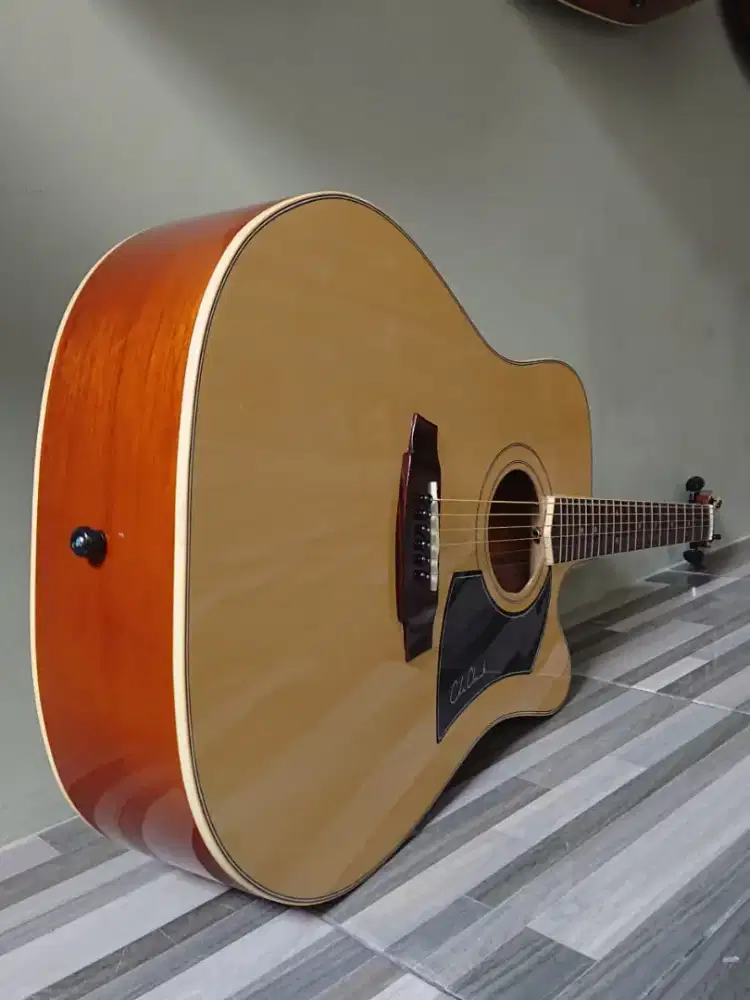 Gitar akustik elektrik cole clark