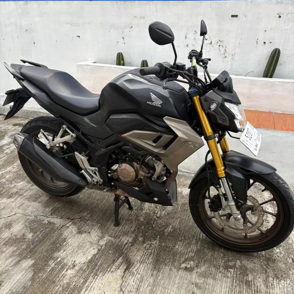 Honda New CB 150R SE 2023 Mulus Pajak panjang Mesin Oke tinggal Gas