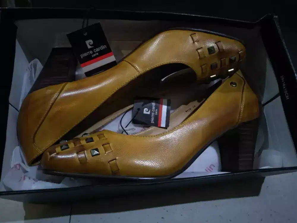 Sepatu heels PIERRE CARDIN size 38