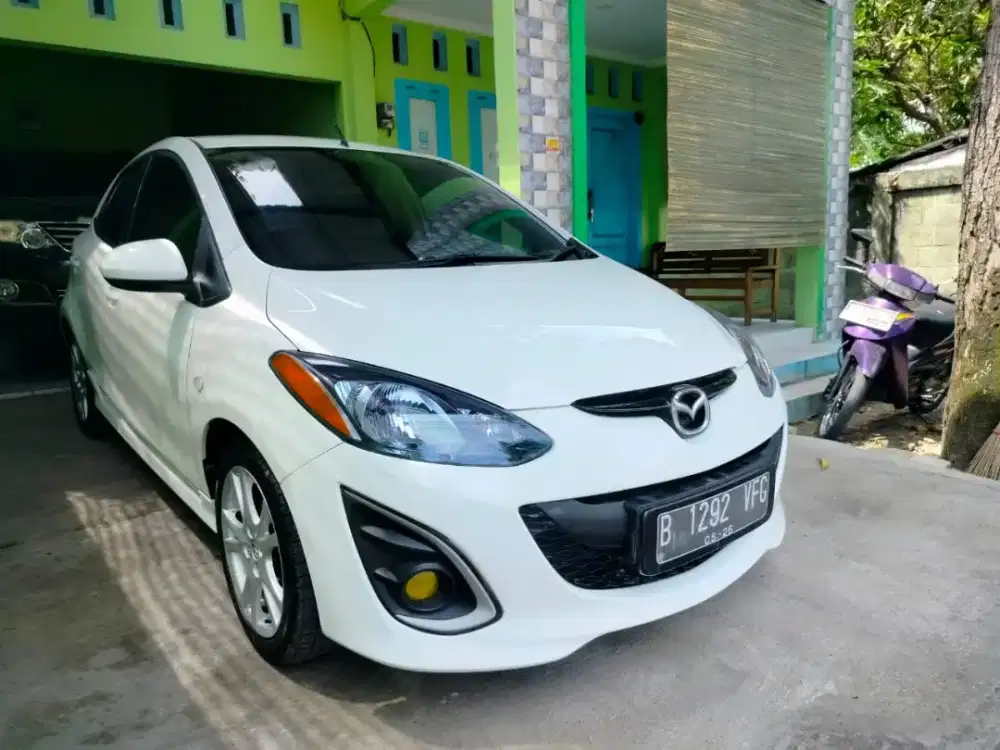 Jual Cepat Mazda 2 R manual Putih Pajak Panjang 1 tangan dr Baru