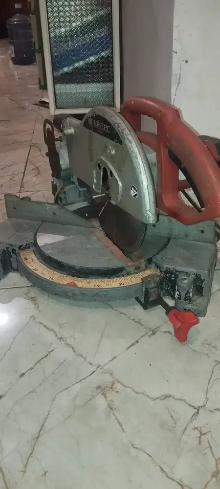 Mesin potong aluminium 10inc maktek