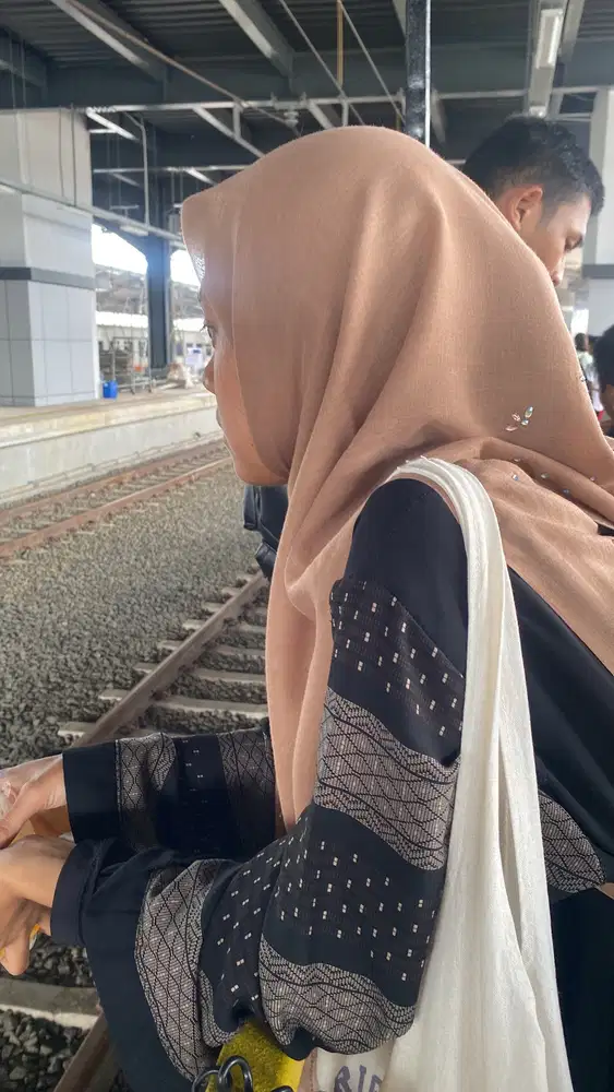 Cari loker art/baby sitter serumah berdua lagsung majikan