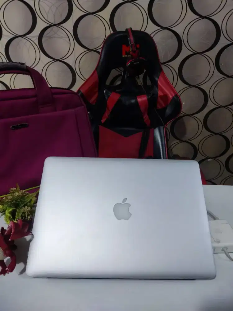 Macbook Pro A1398 i7 RAM 8GB SSD