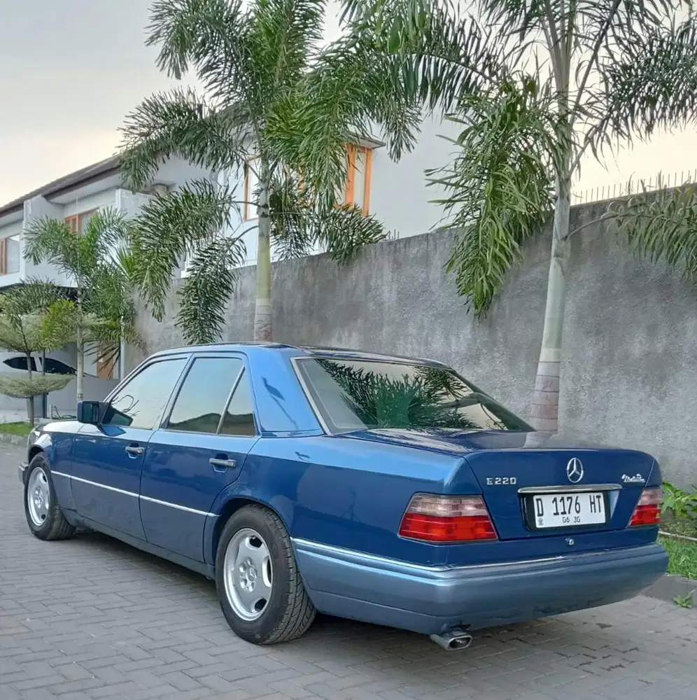 Mercedes-Benz E220 1994 Bensin