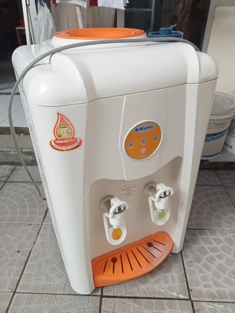 Dispenser bekas