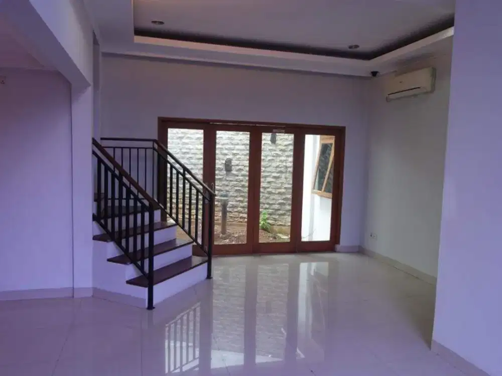 Rumah Bagus Dan Strategis Di Tebet Barat Jakarta Selatan S7041