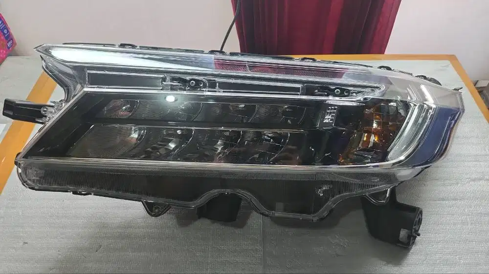 Headlamp lampu depan Honda BRV 2022 sebelah kiri original Stanley