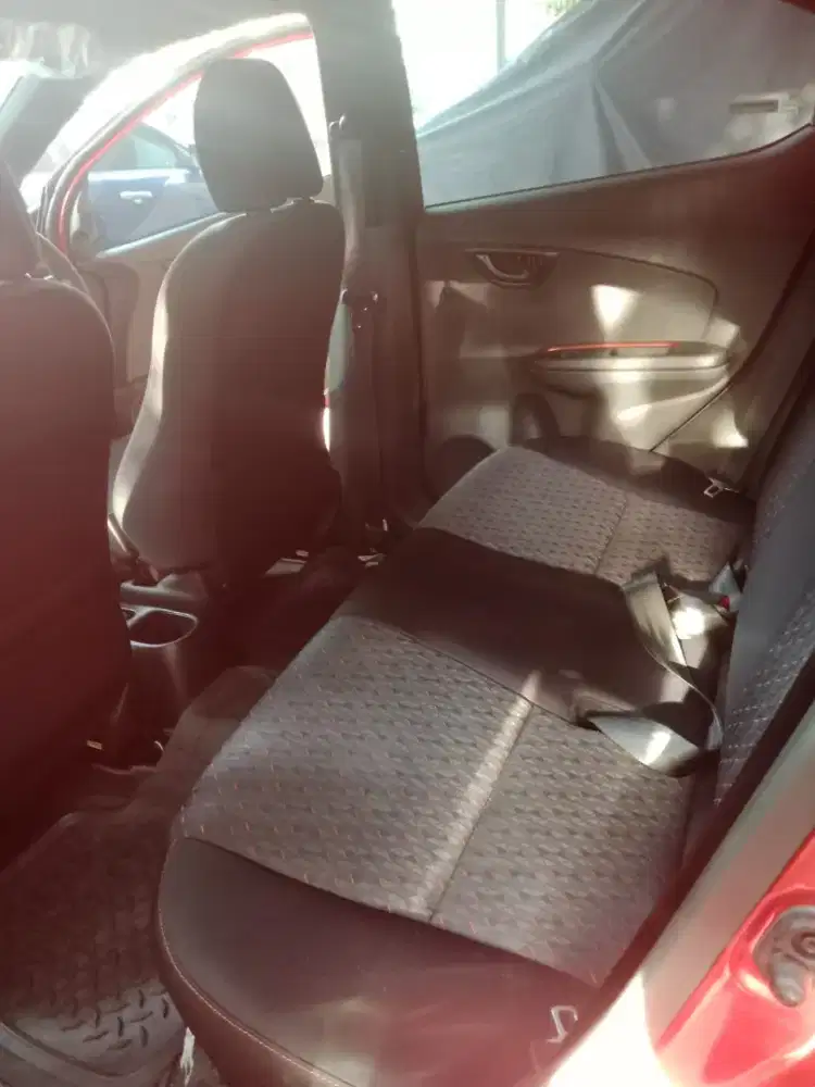 Dijual khusus pemakai, brio rs urbanite , km rendah.