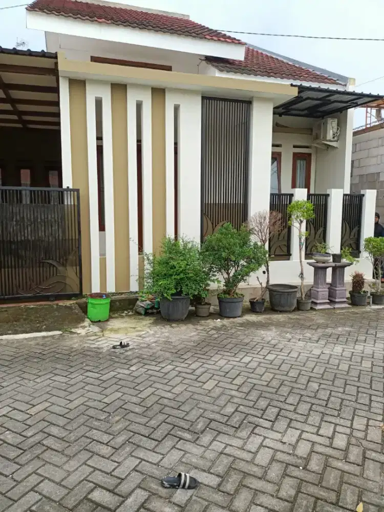 Dijual rumah siap huni lokasi strategis di tengah kota