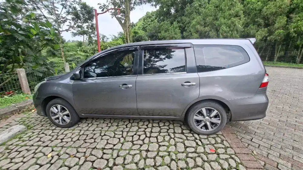 Nissan Grand livina 2017 Bensin