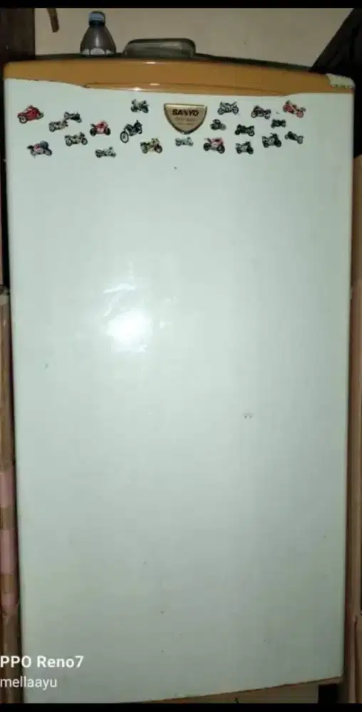 Dijual kulkas merk sanyo