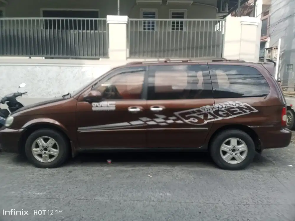 Kia Carnival 2000 Bensin