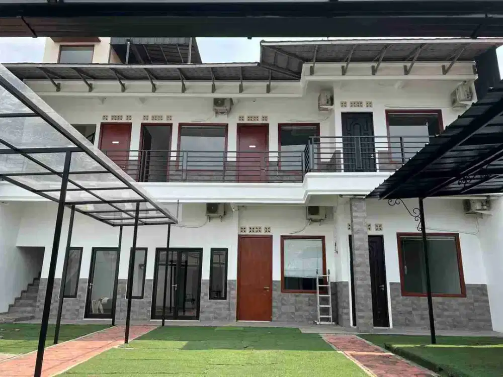 Disewakan 3 ruko gandeng di limo depok 
cocok untuk usaha