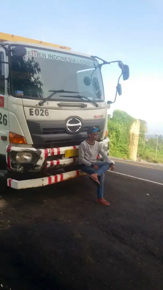 Cari pekerjaan supir truk