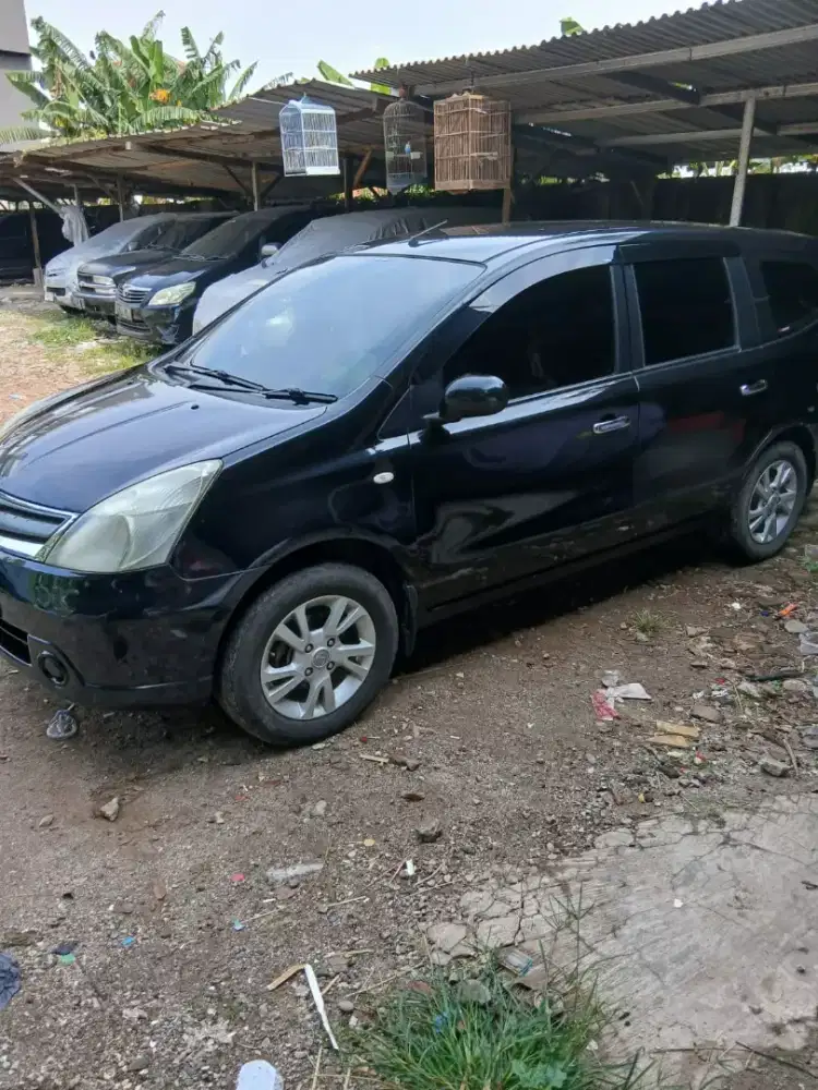 GRAND LIVINA 2011 Mulusss 95%