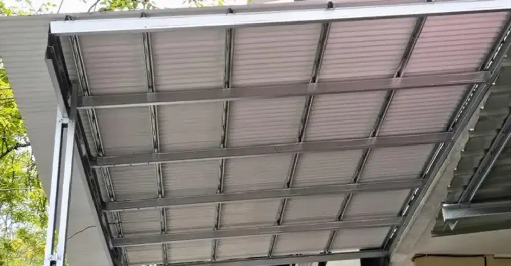 Kanopi baja ringan