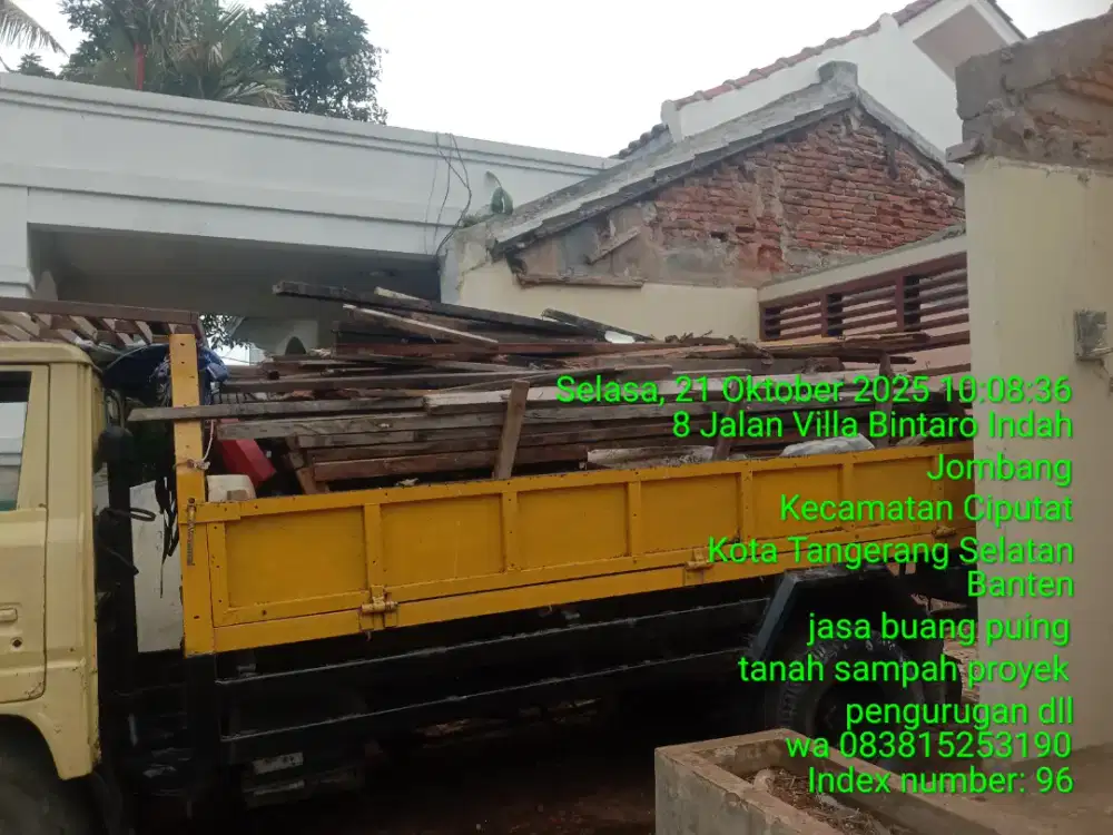 Tukang buang puing sampah proyek dll