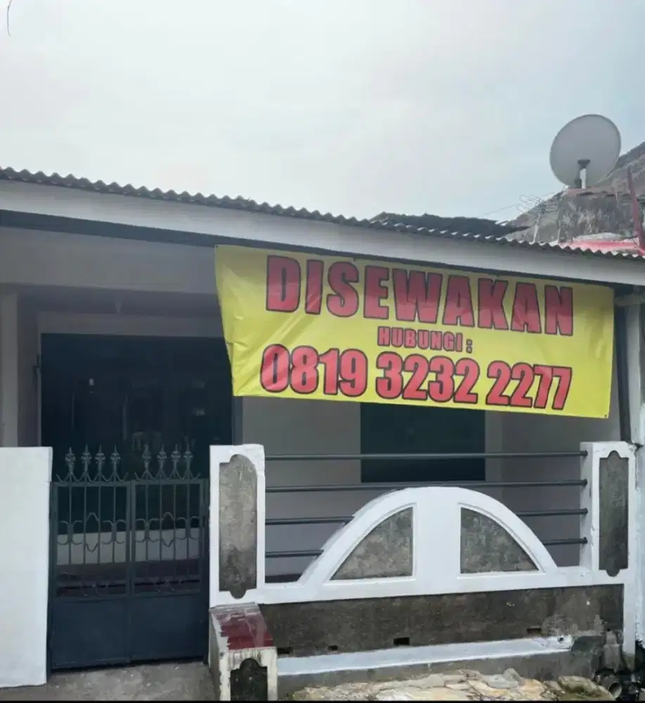 DISEWAKAN 1 BH RUMAH TINGGAL PERSIS DI BELAKANG  JLN RAYA PAMULANG 2.