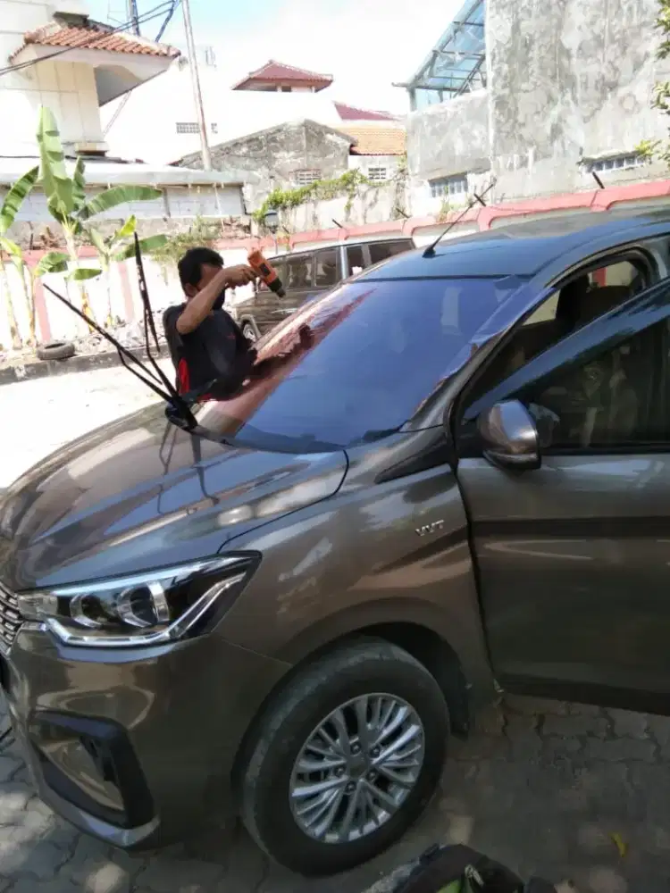 Tempat pemasangan kaca film mobil di jamin rapi