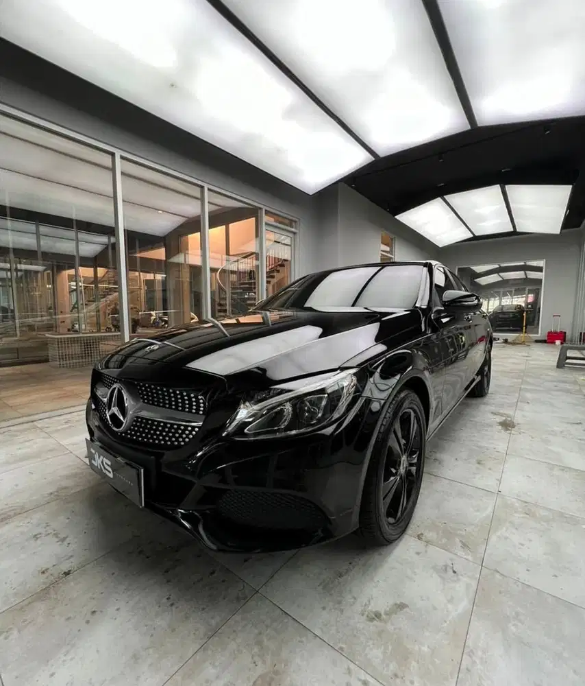 Mercedes-Benz C200 2018 Bensin