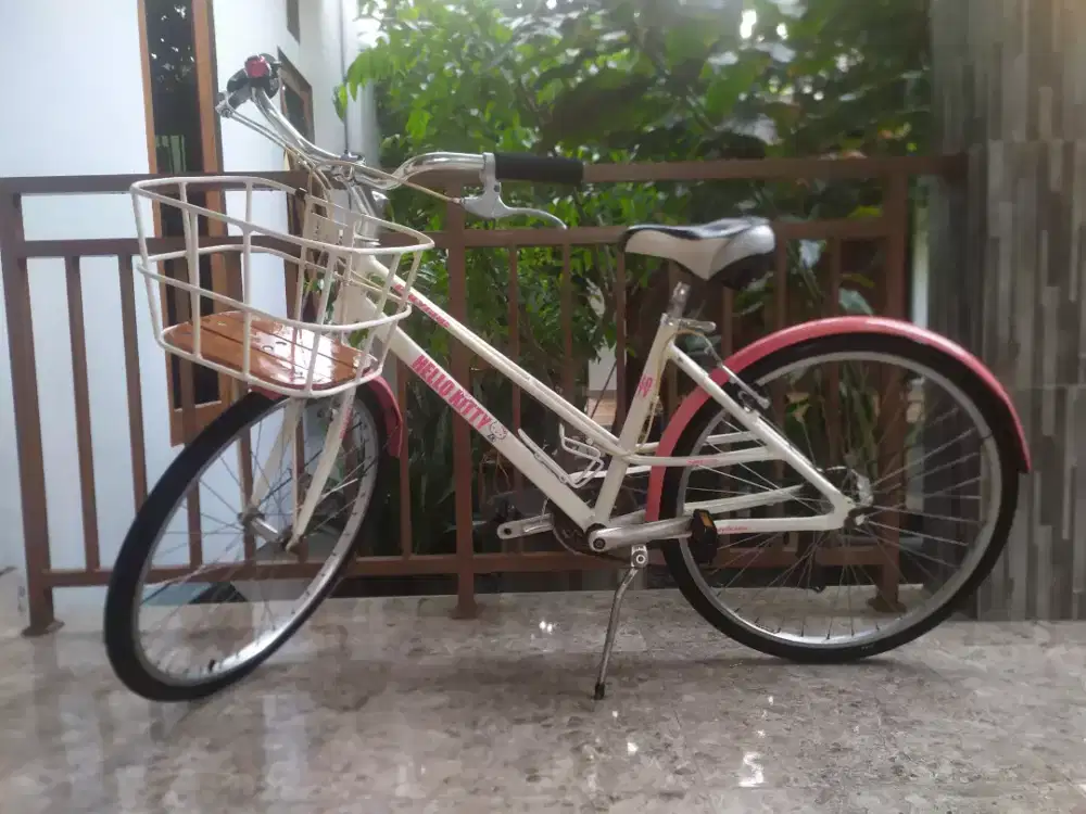 Polygon Sierra Hello Kitty alloy ring 26 bekas